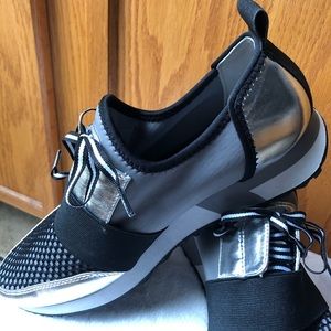 Steve Madden Apri Sneakers